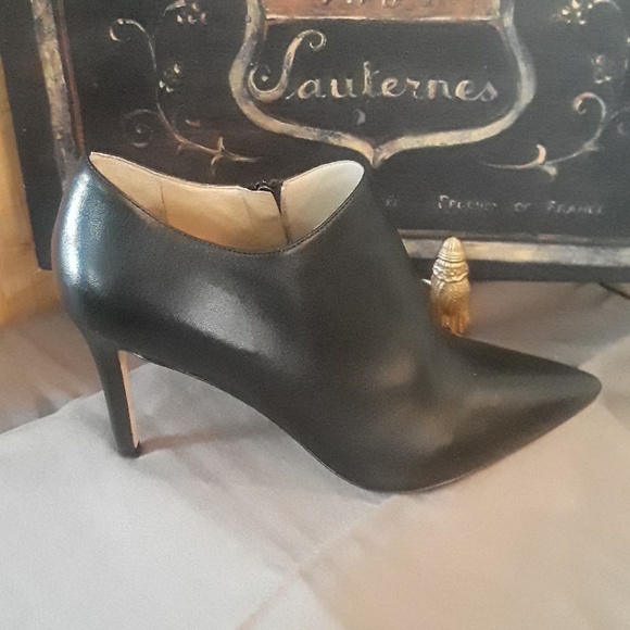 Ladies via Spiga booties - Picture 5 of 8